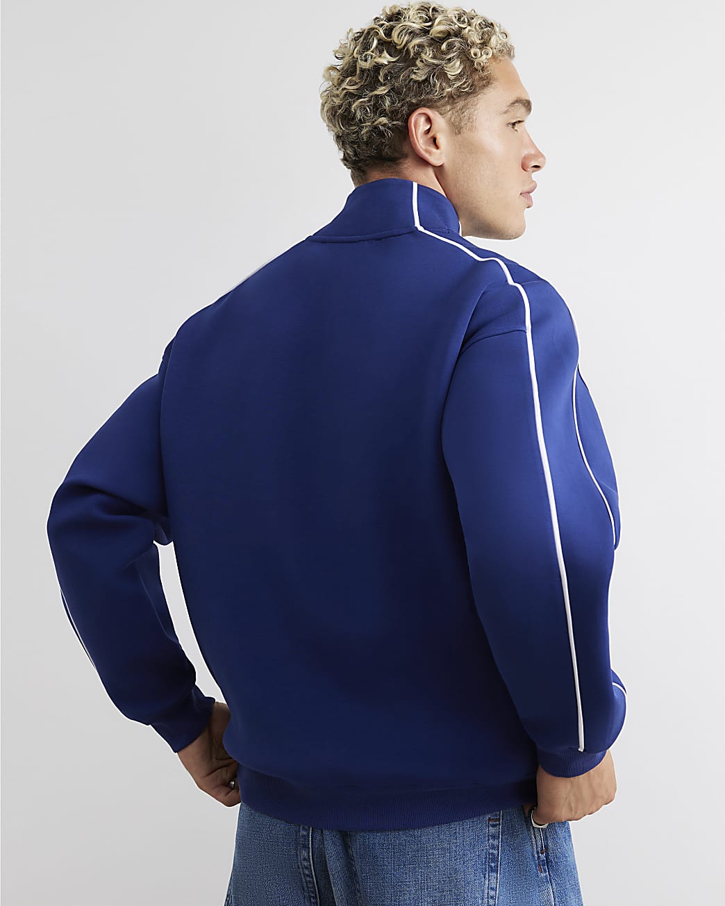 365 Studio Funnel Sweatshirt in Navy - Image 3 365 Studio Funnel Sweatshirt in Navy