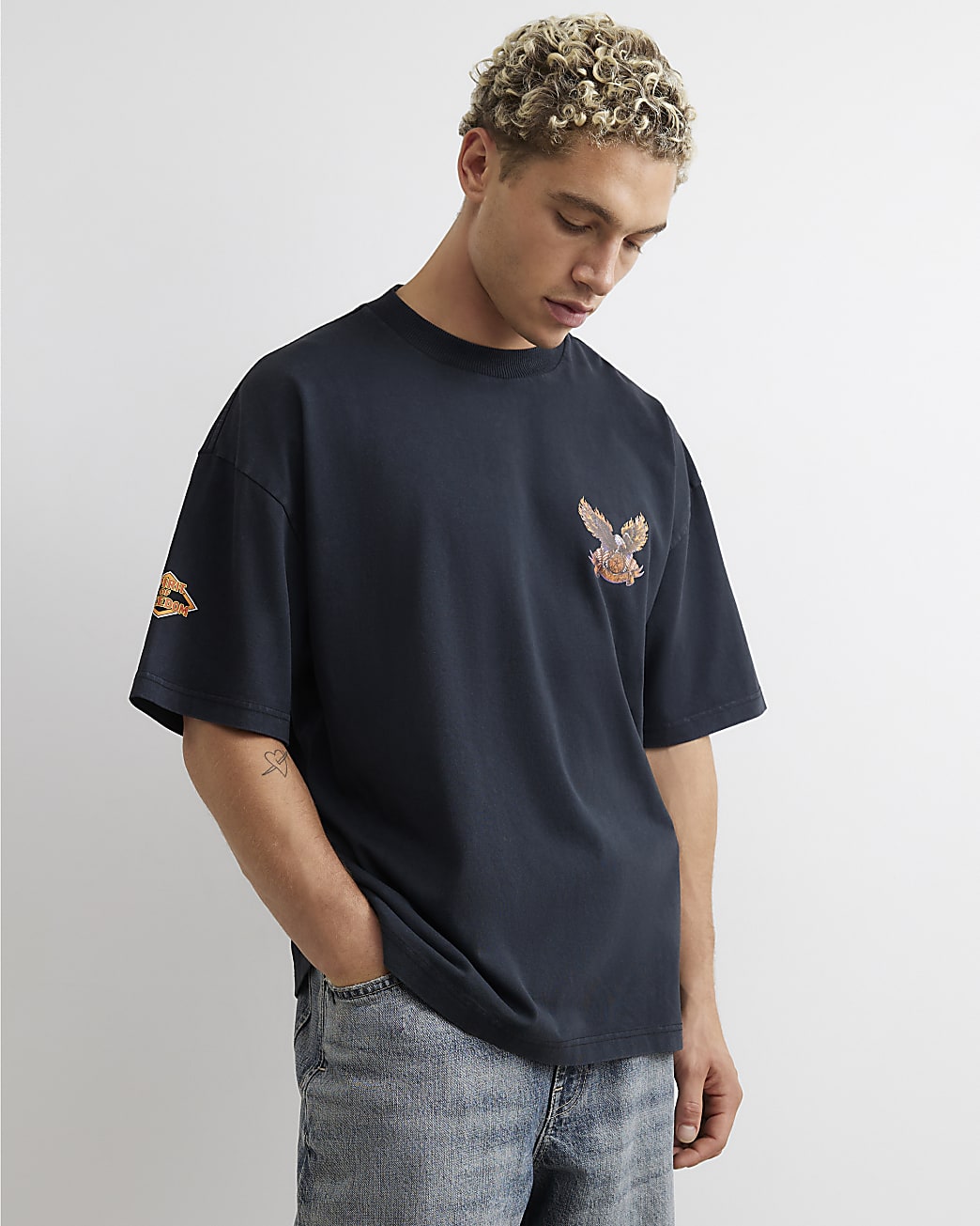 Cotton Washed Eagle T-shirt in Black - Image 4 Cotton Washed Eagle T-shirt in Black