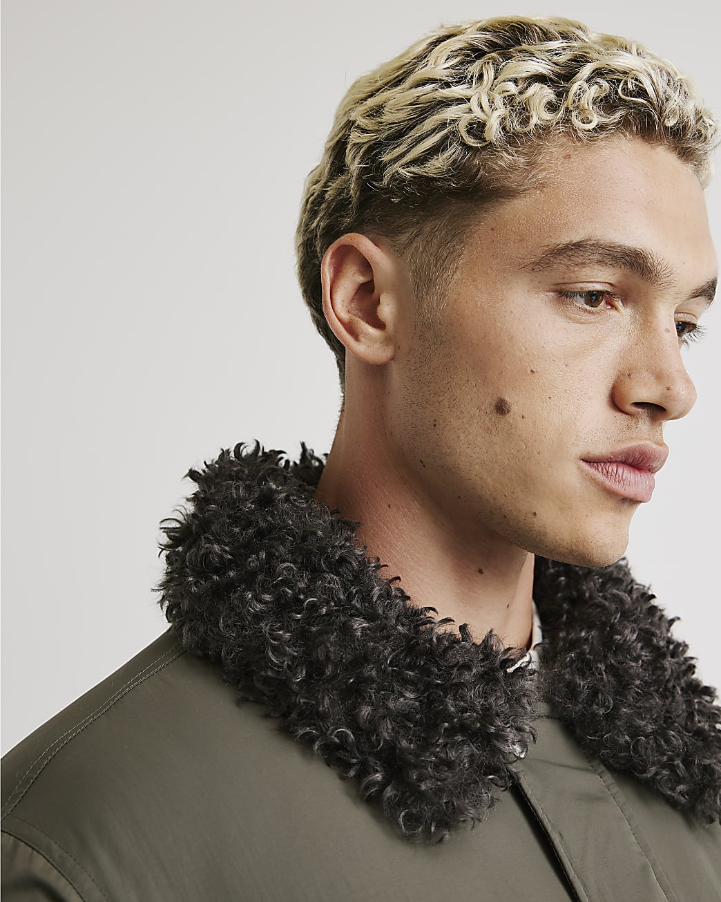 Faux Fur Collared Jacket in Khaki - Image 4 Faux Fur Collared Jacket in Khaki