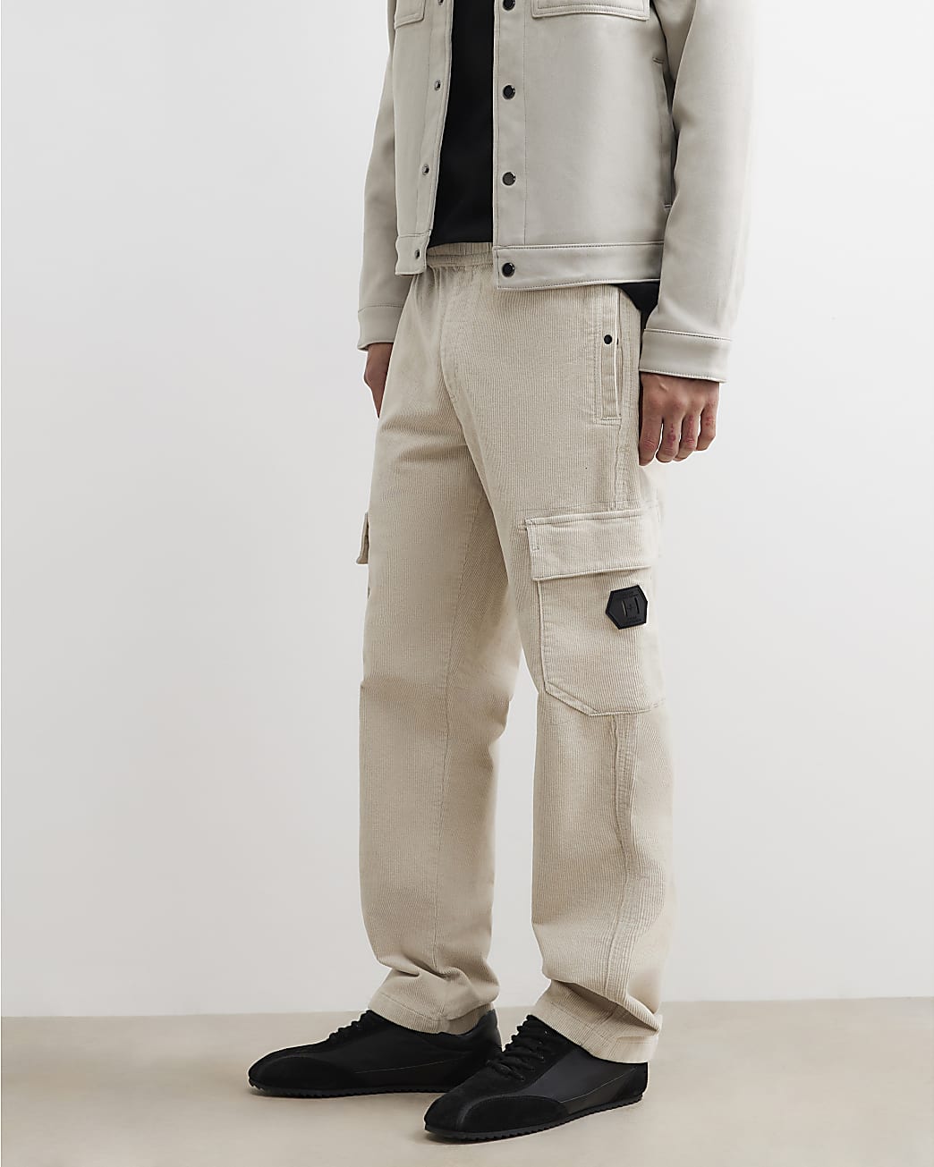 Loose Fit Corduroy Cargo Trousers in Beige - Image 4 Loose Fit Corduroy Cargo Trousers in Beige