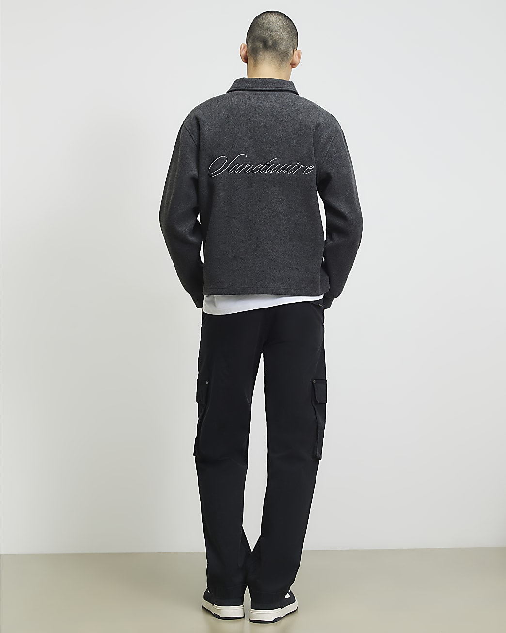 Loose Fit Cotton Cargo Trousers in Black - Image 3 Loose Fit Cotton Cargo Trousers in Black