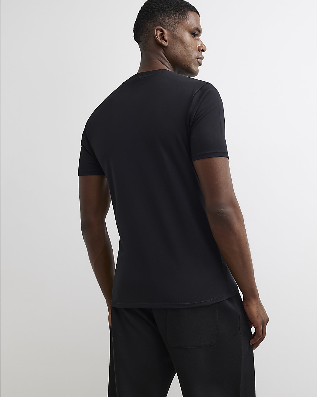 Muscle Fit Cotton Blend Stretch T-shirt in Black - Image 3 Muscle Fit Cotton Blend Stretch T-shirt in Black