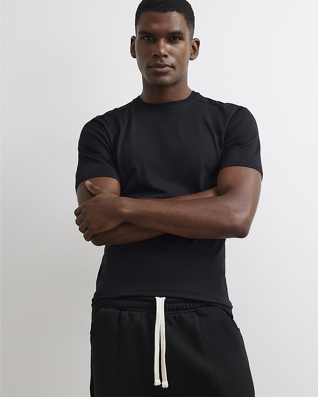 Muscle Fit Cotton Blend Stretch T-shirt in Black - Image 4 Muscle Fit Cotton Blend Stretch T-shirt in Black