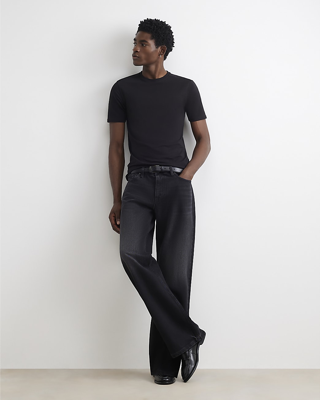 Muscle Fit Cotton Stretch T-shirt in Black - Image 4 Muscle Fit Cotton Stretch T-shirt in Black