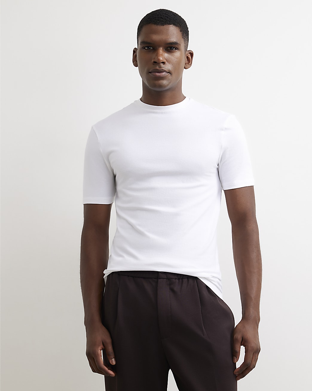 Muscle Fit Cotton T-shirt 3 Pack in White - Image 3 Muscle Fit Cotton T-shirt 3 Pack in White