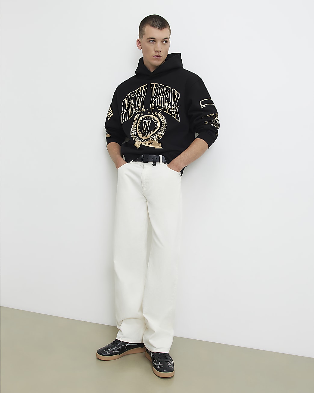 Oversized Fit New York Hoodie in Black - Image 2 Oversized Fit New York Hoodie in Black