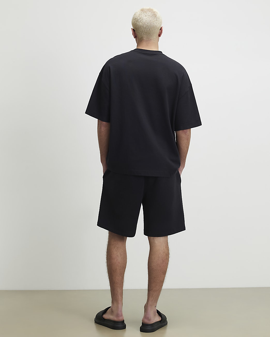 Oversized Fit T-shirt & Shorts Set in Black - Image 3 Oversized Fit T-shirt & Shorts Set in Black