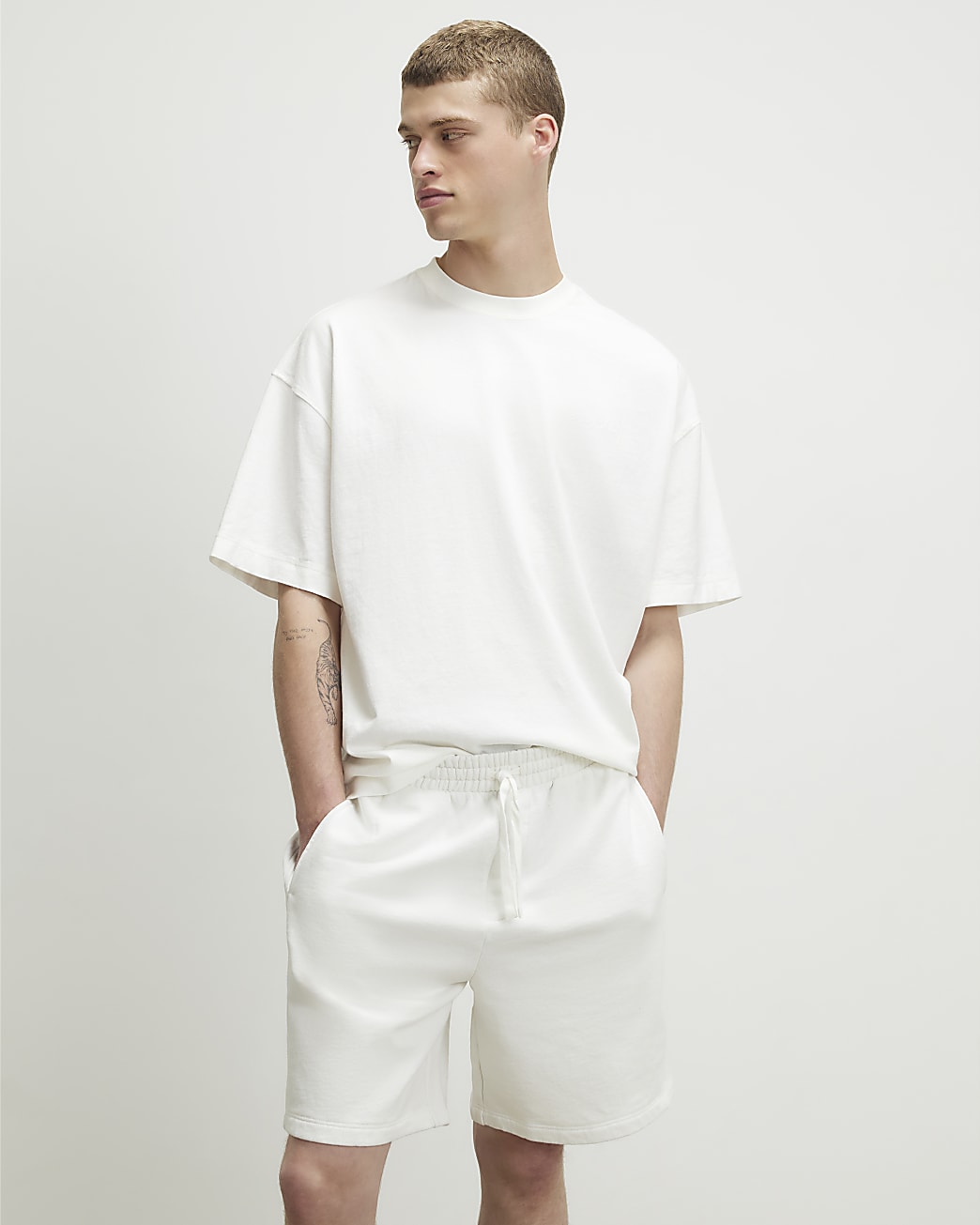 Oversized Fit T-shirt & Shorts Set in Cream - Image 2 Oversized Fit T-shirt & Shorts Set in Cream