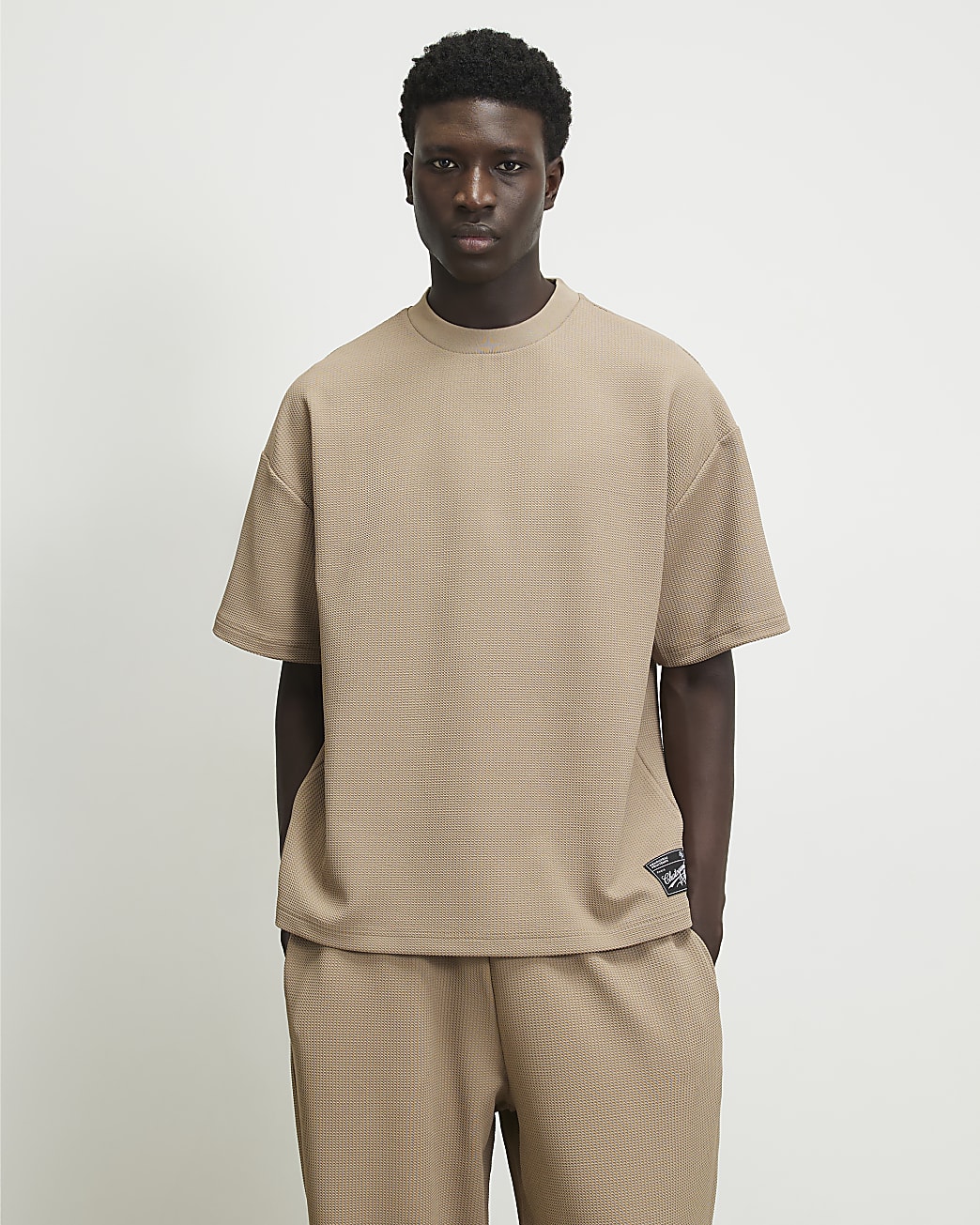 Oversized Fit Waffle Textured T-shirt in Beige - Image 2 Oversized Fit Waffle Textured T-shirt in Beige