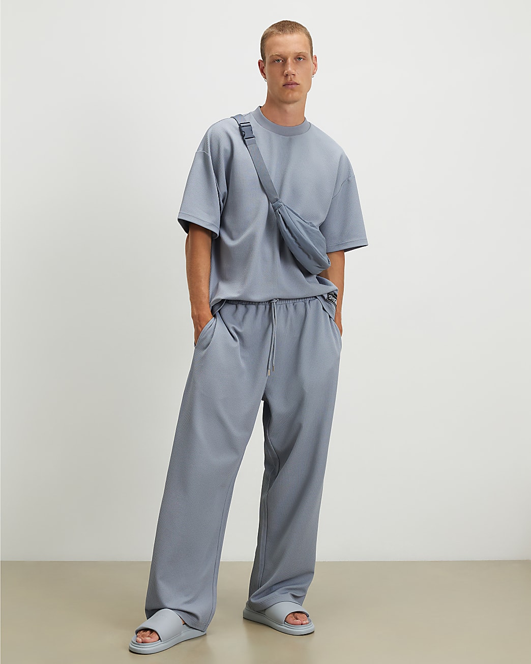Oversized Fit Waffle Textured T-shirt in Blue - Image 4 Oversized Fit Waffle Textured T-shirt in Blue