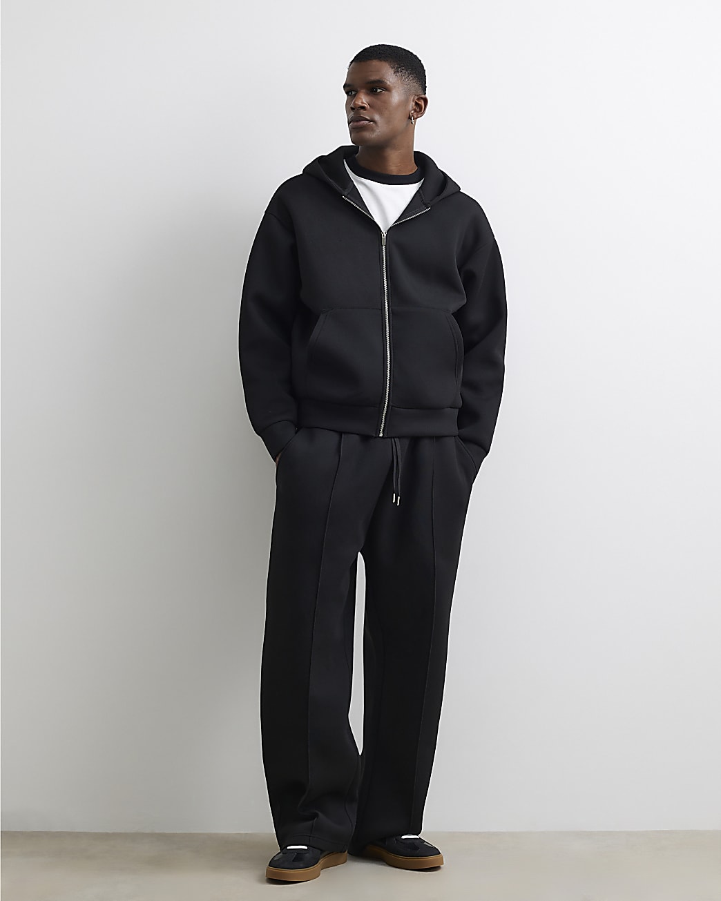 Premium Wide Leg Joggers in Black - Image 2 Premium Wide Leg Joggers in Black