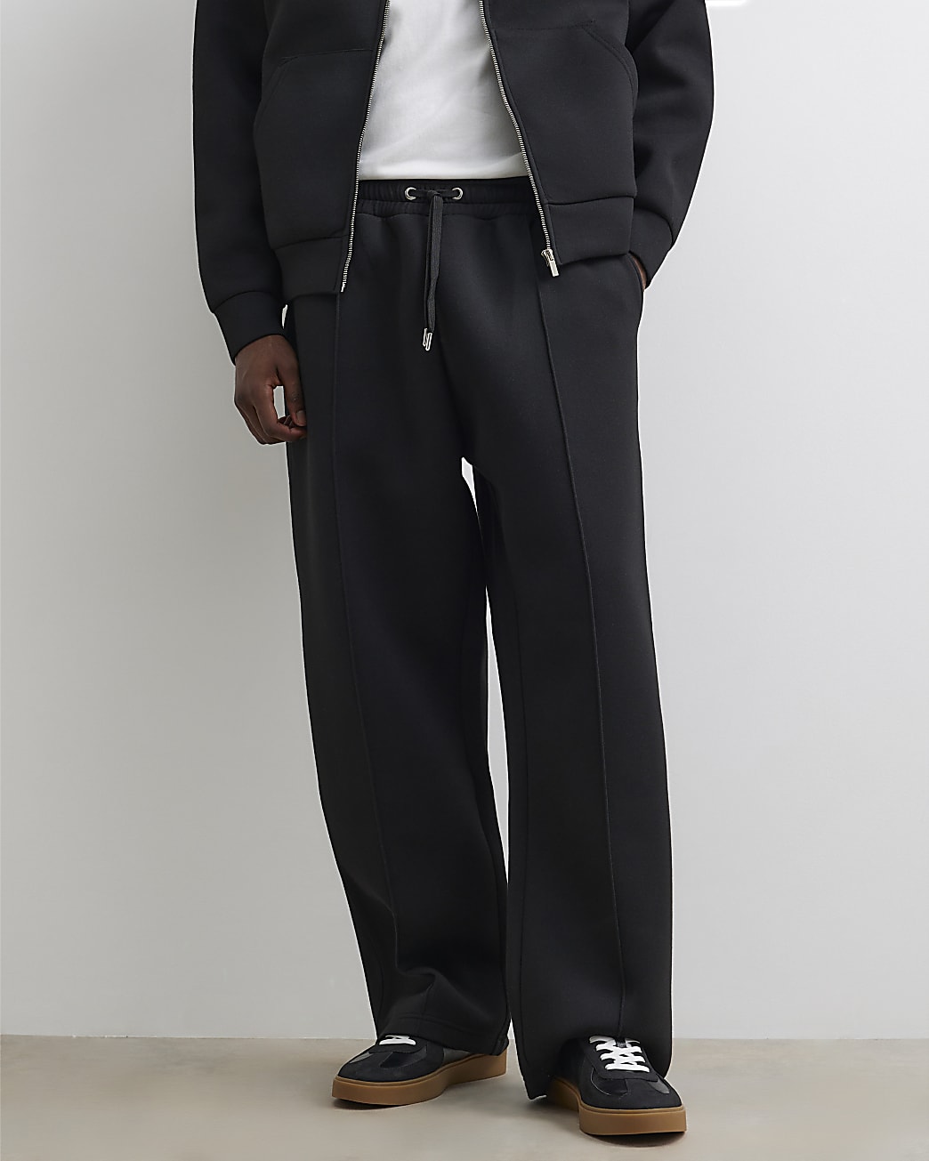 Premium Wide Leg Joggers in Black - Image 4 Premium Wide Leg Joggers in Black