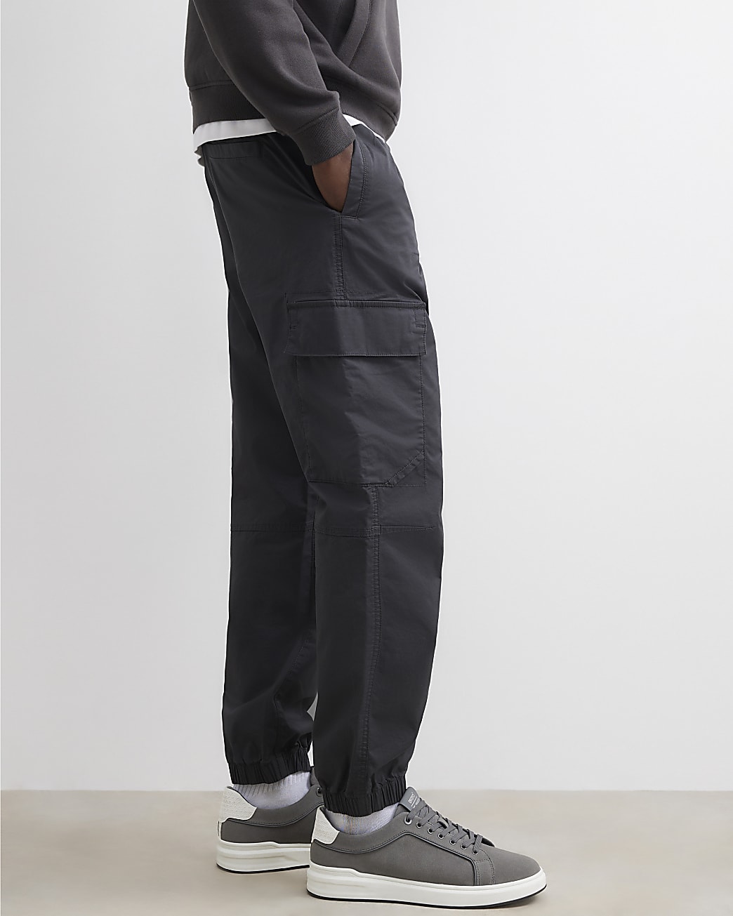 Regular Fit Cargo Trousers in Grey - Image 4 Regular Fit Cargo Trousers in Grey