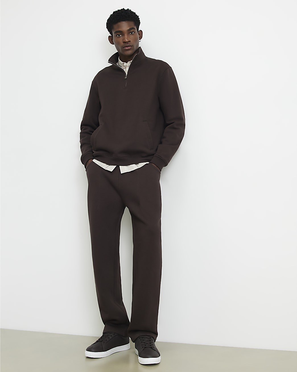 Regular Fit Cotton Half Zip Sweatshirt in Brown - Image 2 Regular Fit Cotton Half Zip Sweatshirt in Brown