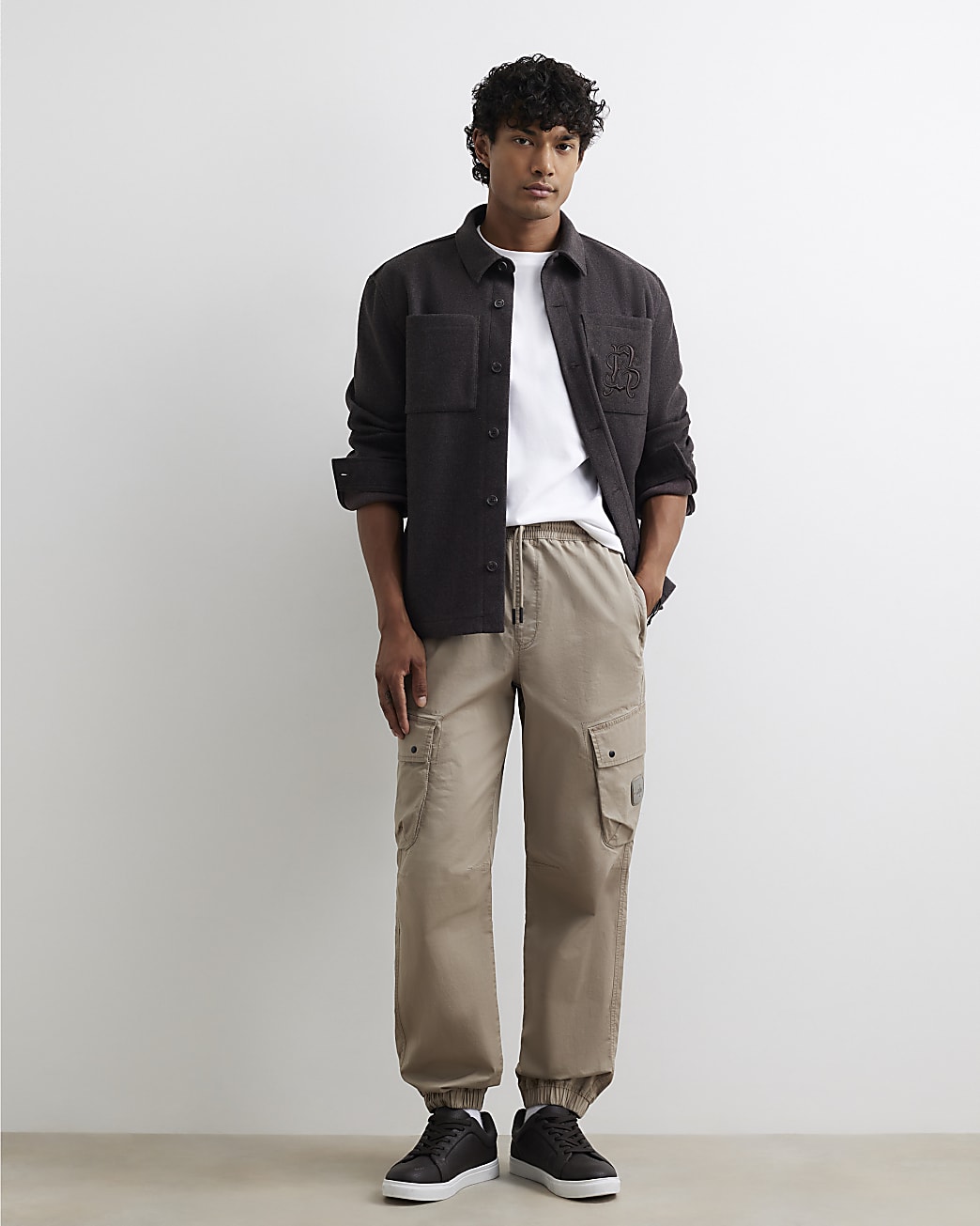 Regular Fit Stretch Cargo Trousers in Beige - Image 2 Regular Fit Stretch Cargo Trousers in Beige