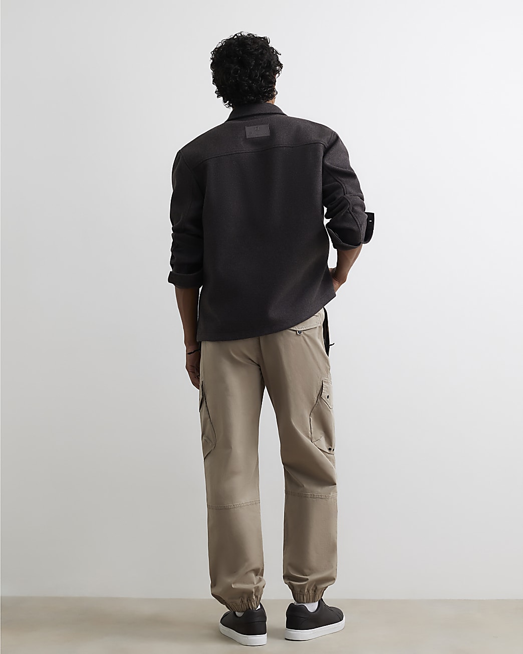 Regular Fit Stretch Cargo Trousers in Beige - Image 3 Regular Fit Stretch Cargo Trousers in Beige