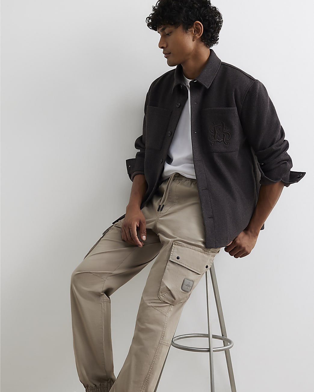 Regular Fit Stretch Cargo Trousers in Beige - Image 4 Regular Fit Stretch Cargo Trousers in Beige