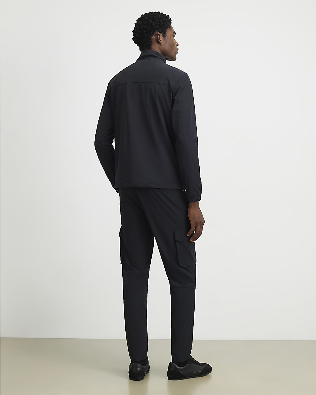 Skinny Fit Cargo Trousers in Black - Image 3 Skinny Fit Cargo Trousers in Black