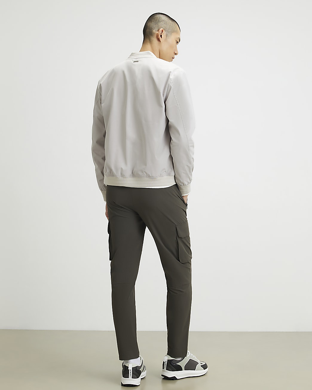 Skinny Fit Cargo Trousers in Green - Image 3 Skinny Fit Cargo Trousers in Green