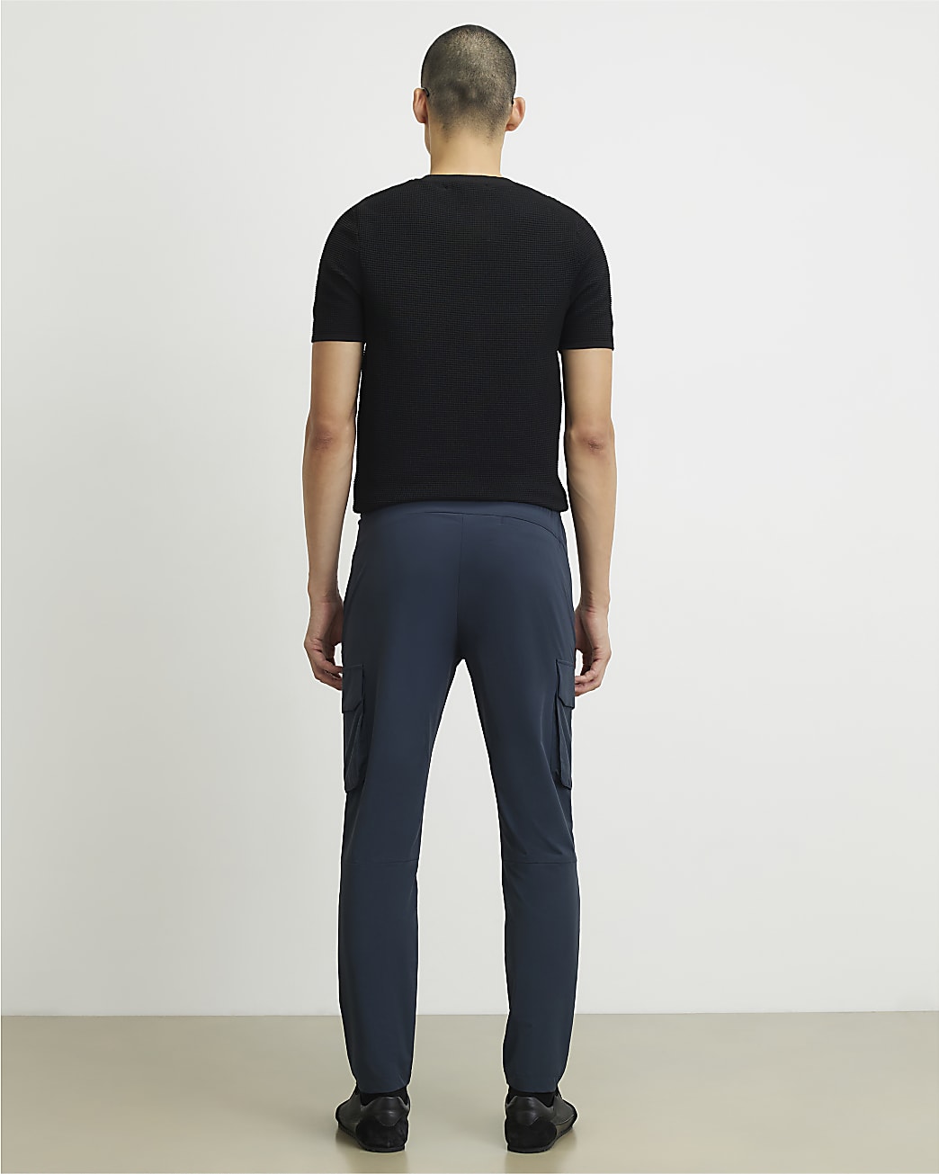Skinny Fit Cargo Trousers in Navy - Image 3 Skinny Fit Cargo Trousers in Navy