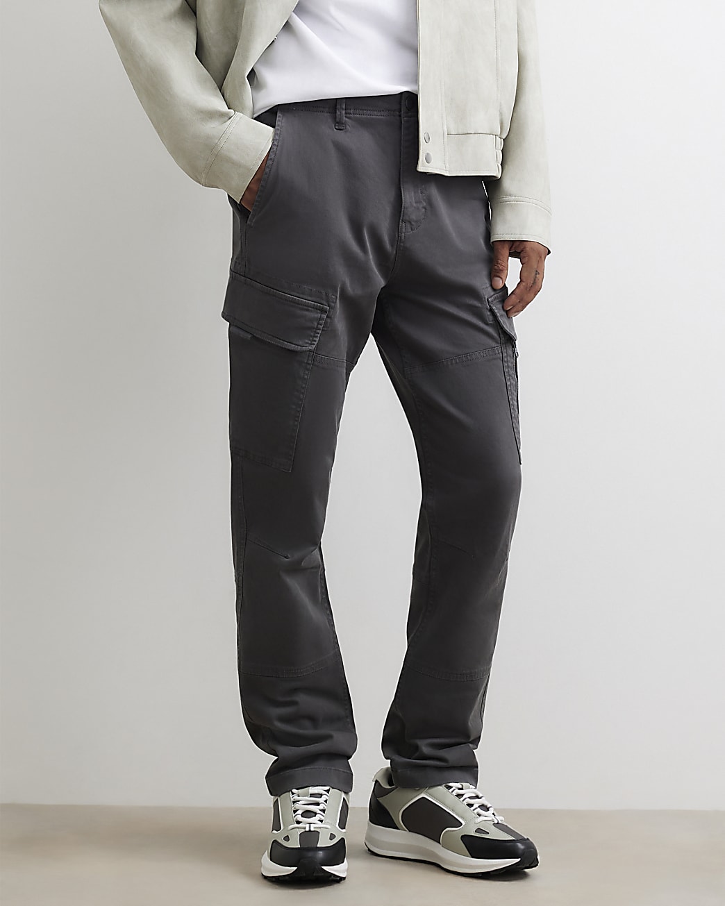 Skinny Fit Cotton Cargo Trousers in Grey - Image 4 Skinny Fit Cotton Cargo Trousers in Grey