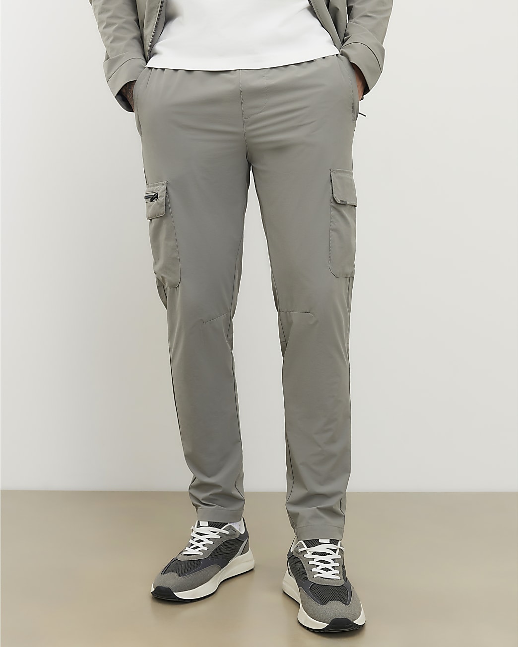Skinny Fit Stretch Cargo Trousers in Grey - Image 4 Skinny Fit Stretch Cargo Trousers in Grey