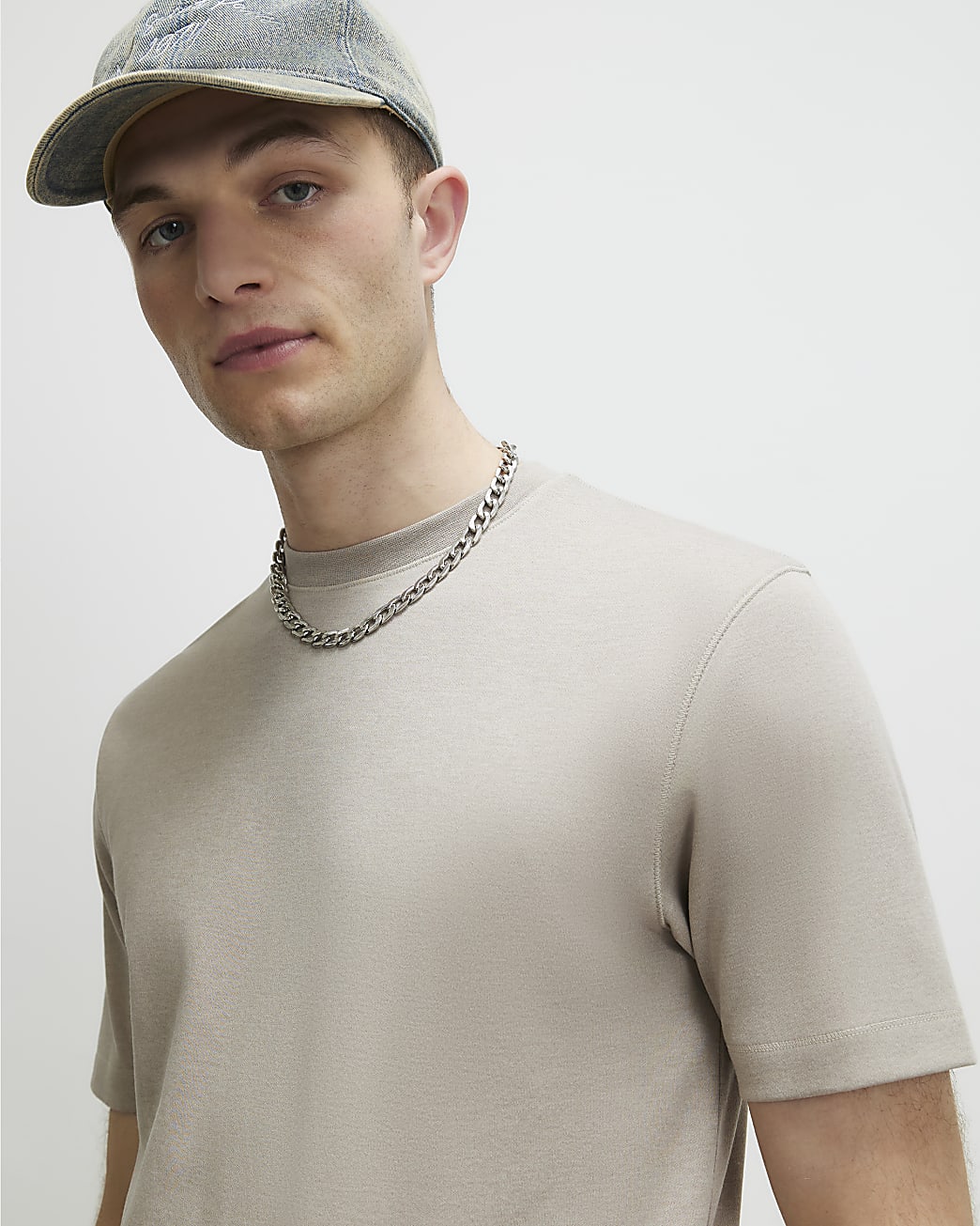 Slim Fit Cotton Lightweight T-shirt in Beige - Image 4 Slim Fit Cotton Lightweight T-shirt in Beige