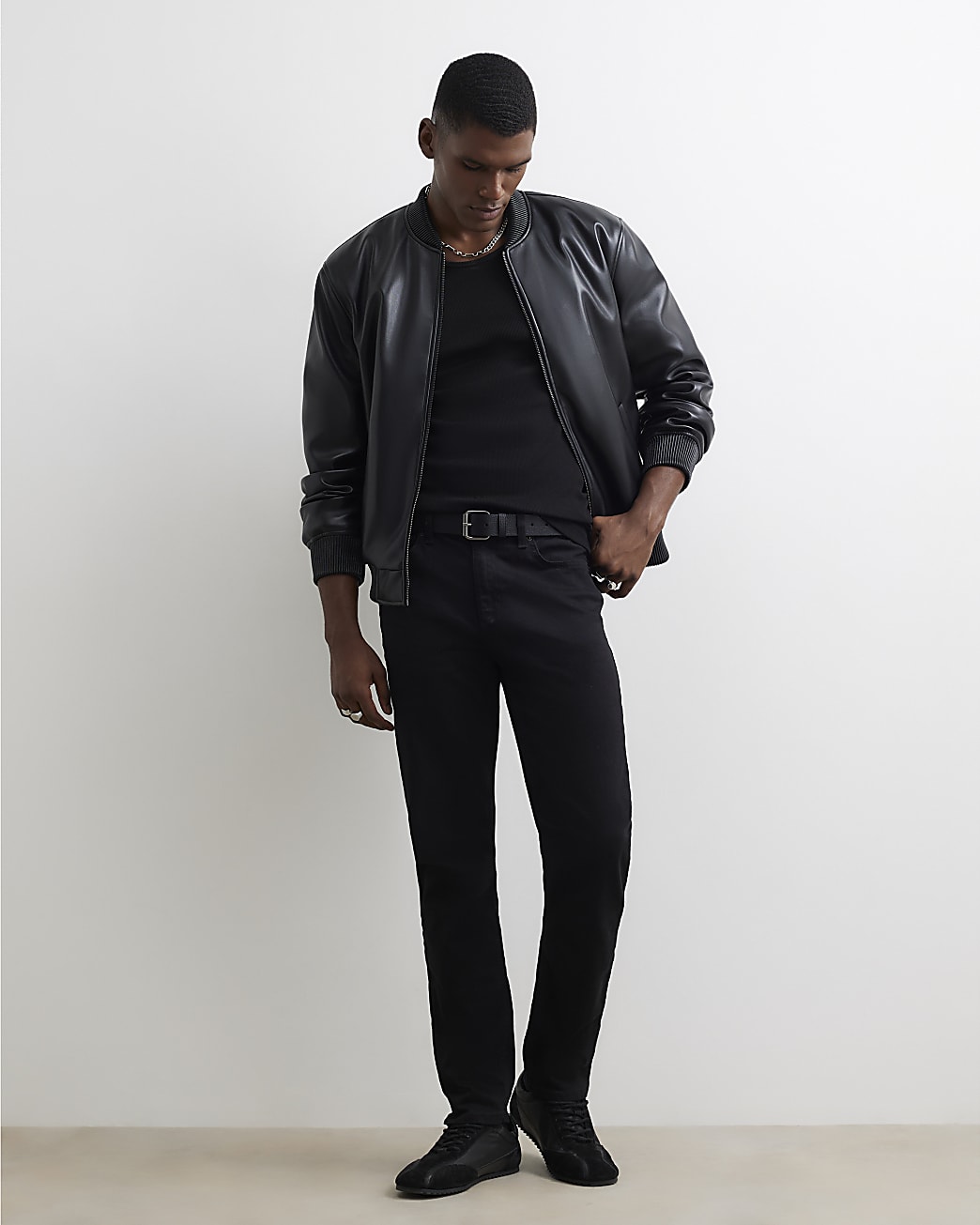 Slim Fit Stretch Essential Jeans in Black - Image 2 Slim Fit Stretch Essential Jeans in Black