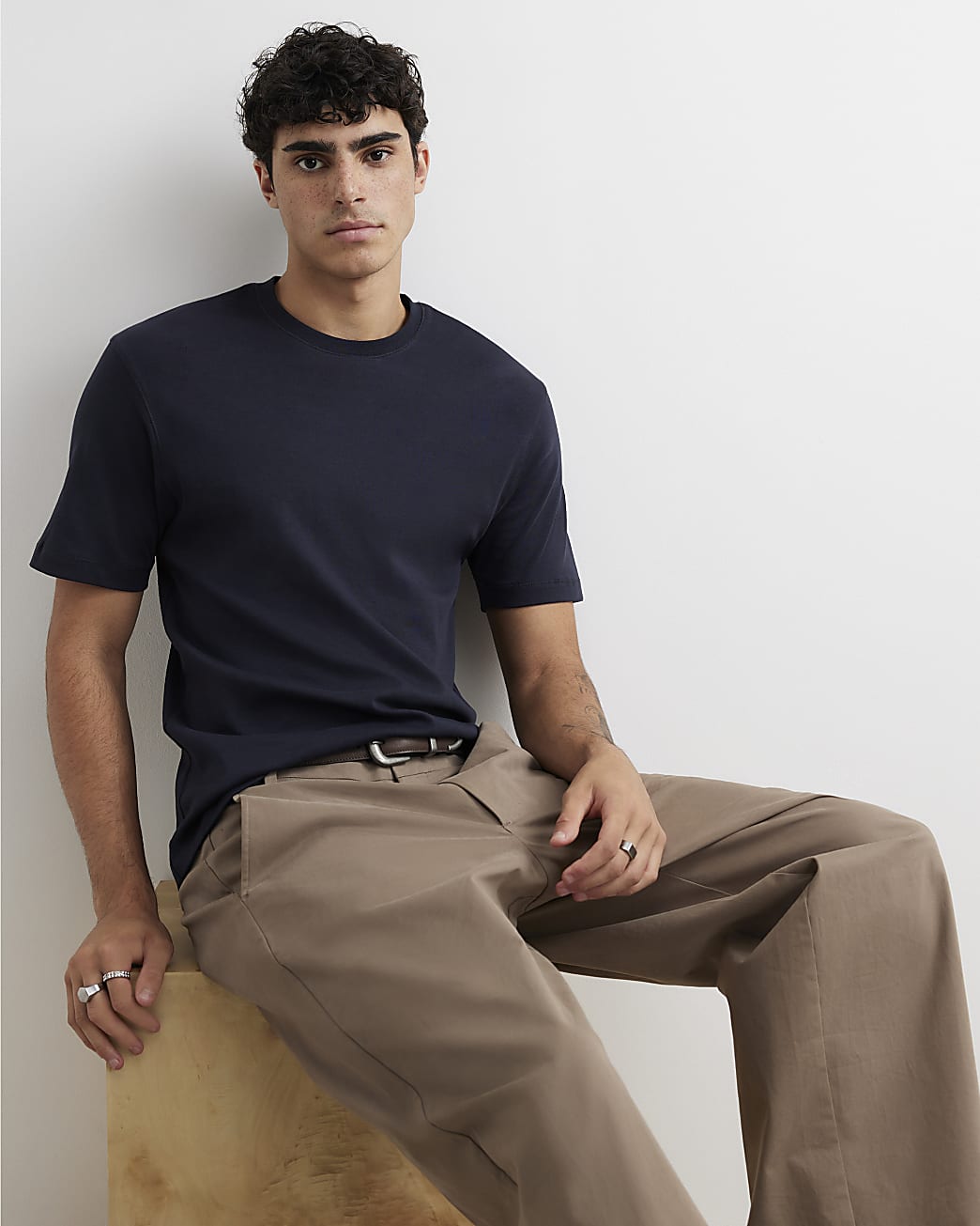 Slim Fit T-shirt in Navy - Image 2 Slim Fit T-shirt in Navy