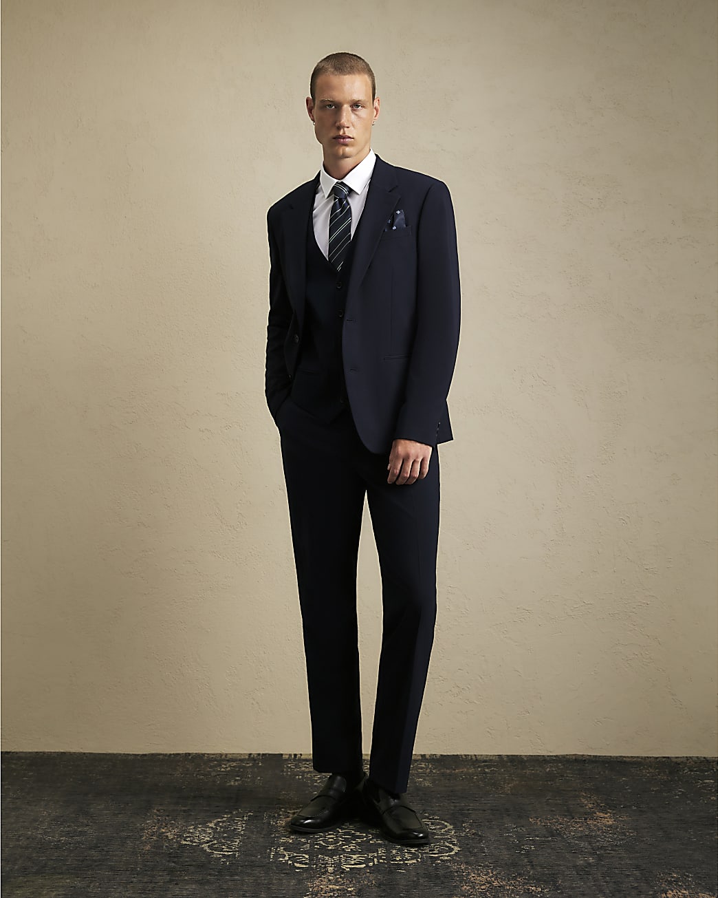 Slim Fit Tailored Suit Trousers in Navy - Image 2 Slim Fit Tailored Suit Trousers in Navy